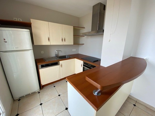 APPARTEMENT T5 - ST ETIENNE CITE DESIGN/CARNOT - 97.06 m2 - LOU&Eacute;