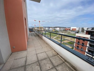 APPARTEMENT T5 A LOUER - ST ETIENNE CITE DESIGN/CARNOT - 97.06 m2 - 1034€ charges comprises par mois