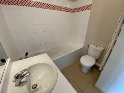APPARTEMENT T5 A LOUER - ST ETIENNE CITE DESIGN/CARNOT - 97.06 m2 - 1034€ charges comprises par mois