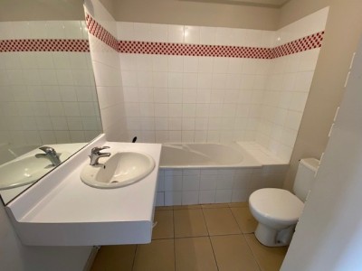 APPARTEMENT T5 A LOUER - ST ETIENNE CITE DESIGN/CARNOT - 97.06 m2 - 1034€ charges comprises par mois