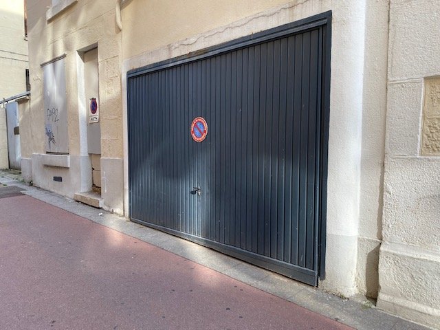 APPARTEMENT T5 A LOUER - ST ETIENNE PLACE CARNOT - 101.1 m2 - 773 &euro; charges comprises par mois