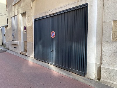 APPARTEMENT T5 A LOUER - ST ETIENNE PLACE CARNOT - 101.1 m2 - 773 &euro; charges comprises par mois