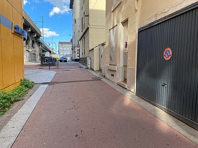 APPARTEMENT T5 A LOUER - ST ETIENNE PLACE CARNOT - 101.1 m2 - 773 &euro; charges comprises par mois
