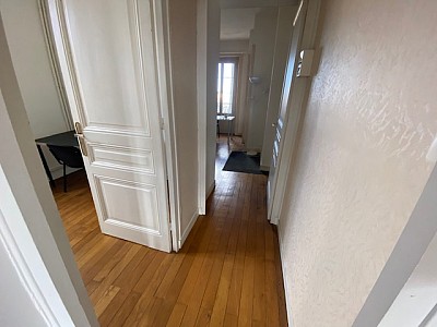 APPARTEMENT T5 A LOUER - ST ETIENNE PLACE CARNOT - 101.1 m2 - 773 &euro; charges comprises par mois