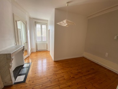 APPARTEMENT T5 A LOUER - ST ETIENNE QUARTIER TREFILERIE - 110 m2 - 700 &euro; charges comprises par mois