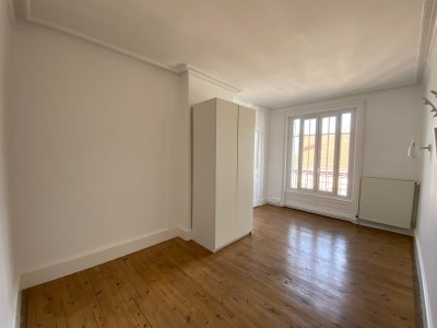 APPARTEMENT T5 A LOUER - ST ETIENNE QUARTIER TREFILERIE - 110 m2 - 700 &euro; charges comprises par mois