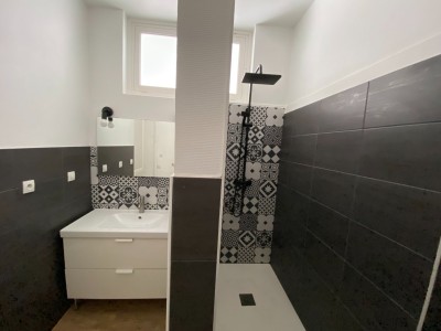APPARTEMENT T5 A LOUER - ST ETIENNE QUARTIER TREFILERIE - 110 m2 - 700 &euro; charges comprises par mois