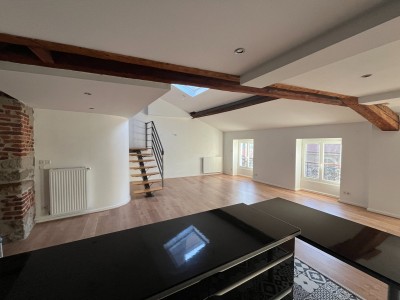 APPARTEMENT T5 A LOUER - ST ETIENNE QUARTIER URSULES - 113.69 m2 - 1�035�&euro; charges comprises par mois