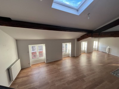 APPARTEMENT T5 A LOUER - ST ETIENNE QUARTIER URSULES - 113.69 m2 - 1�035�&euro; charges comprises par mois