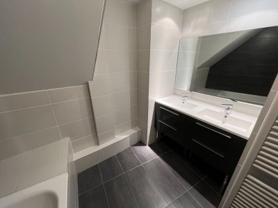 APPARTEMENT T5 A LOUER - ST ETIENNE QUARTIER URSULES - 113.69 m2 - 1�035�&euro; charges comprises par mois