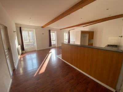 APPARTEMENT T5 A LOUER - ST ETIENNE URSULES/GAMBETTA - 106.7 m2 - 800 € charges comprises par mois