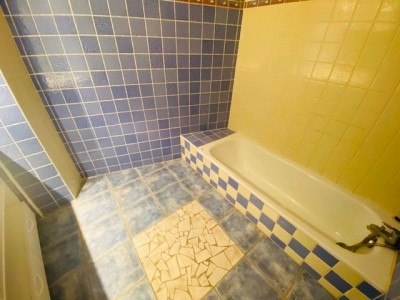 APPARTEMENT T5 A LOUER - ST ETIENNE URSULES/GAMBETTA - 106.7 m2 - 800 € charges comprises par mois