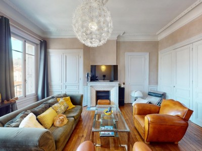 APPARTEMENT T5 A VENDRE - ST ETIENNE BADOUILLERE - 130.16 m2 - 232 000 €