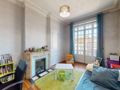 APPARTEMENT T5 A VENDRE - ST ETIENNE BADOUILLERE - 130.16 m2 - 232 000 €