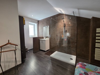 APPARTEMENT T5 A VENDRE - ST ETIENNE BADOUILLERE - 130.16 m2 - 232 000 €