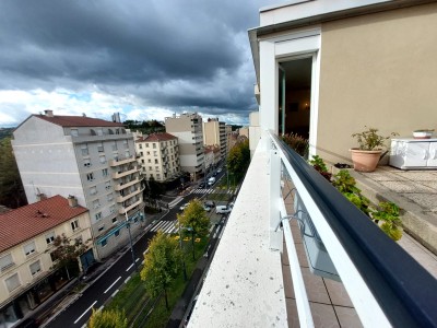 APPARTEMENT TYPE T5 AVEC TERRASSE ET GARAGE - ST ETIENNE BELLEVUE - 120 m2 - VENDU