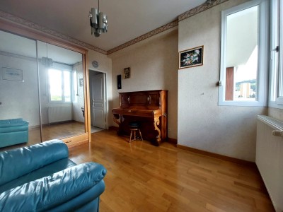 APPARTEMENT TYPE T5 AVEC TERRASSE ET GARAGE - ST ETIENNE BELLEVUE - 120 m2 - VENDU