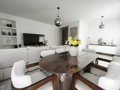 APPARTEMENT T5 A VENDRE - ST ETIENNE BELLEVUE - 118 m2 - 299 000 €