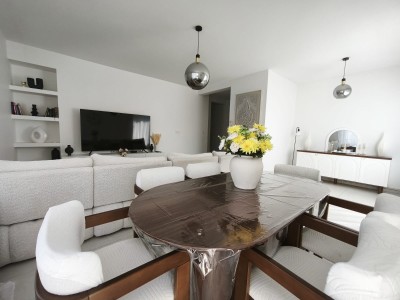 APPARTEMENT T5 A VENDRE - ST ETIENNE BELLEVUE - 118 m2 - 299 000 €