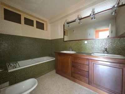 APPARTEMENT T5 A VENDRE - ST ETIENNE CARNOT - 141.96 m2 - 144�500�&euro;