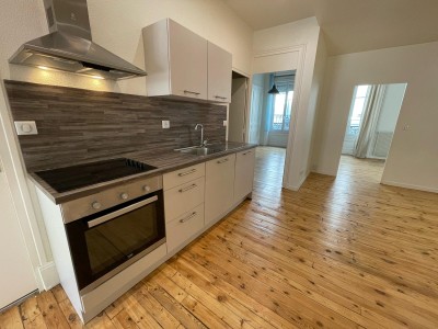 Appartement de type T5 - ST ETIENNE CENTRE VILLE - 94 m2 - 159900€