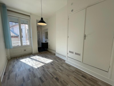 Appartement de type T5 - ST ETIENNE CENTRE VILLE - 94 m2 - 159900€