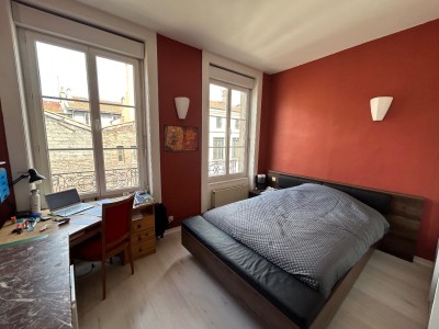 APPARTEMENT T5 A VENDRE - ST ETIENNE CENTRE VILLE - 82 m2 - 105000€