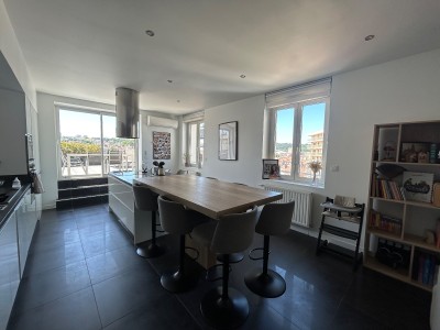 APPARTEMENT T5 A VENDRE - ST ETIENNE CENTRE VILLE - 90 m2 - 250000€