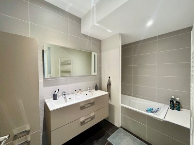 APPARTEMENT T5 A VENDRE - ST ETIENNE CENTRE VILLE - 90 m2 - 250000€