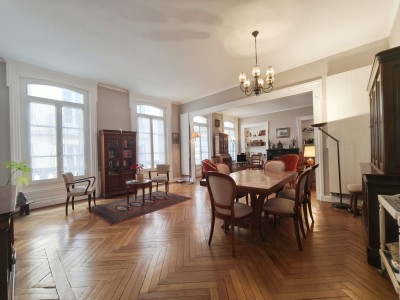 APPARTEMENT T5 A VENDRE - ST ETIENNE CENTRE VILLE - 208.22 m2 - 268 000 €