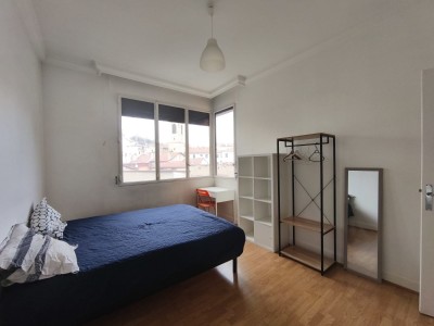 APPARTEMENT T5 A VENDRE - ST ETIENNE CENTRE VILLE - 178 m2 - 198 000 &euro;