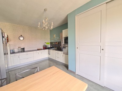 APPARTEMENT T5 - ST ETIENNE CHATEAUCREUX - 117.62 m2 - 150000€