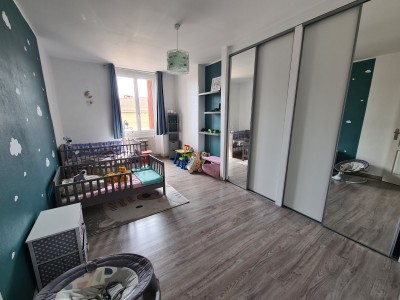 APPARTEMENT T5 - ST ETIENNE CHATEAUCREUX - 117.62 m2 - 150000€