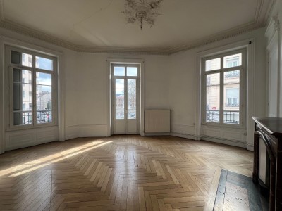 Appartement de type 5 Secteur facults A VENDRE - ST ETIENNE FACULTE   CENTRE DEUX - 100.77 m2 - 189000€