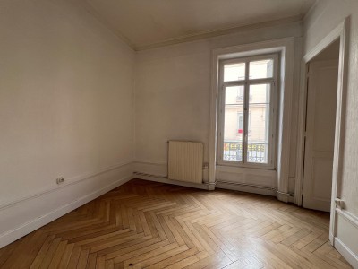 Appartement de type 5 Secteur facults A VENDRE - ST ETIENNE FACULTE   CENTRE DEUX - 100.77 m2 - 189000€