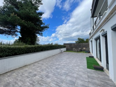 Appartement 148m avec terrasse 70m A VENDRE - ST ETIENNE FAURIEL - 145.6 m2 - 185000€