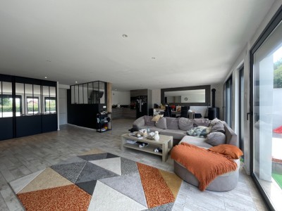 Appartement 148m avec terrasse 70m A VENDRE - ST ETIENNE FAURIEL - 145.6 m2 - 185000€