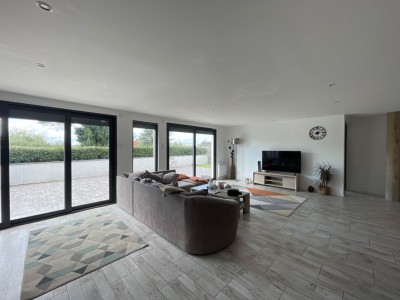 Appartement 148m avec terrasse 70m A VENDRE - ST ETIENNE FAURIEL - 145.6 m2 - 185000€