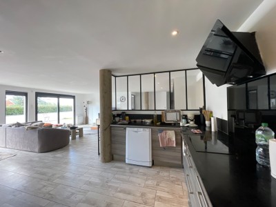 Appartement 148m avec terrasse 70m A VENDRE - ST ETIENNE FAURIEL - 145.6 m2 - 185000€