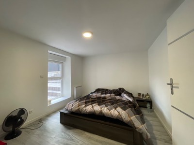 Appartement 148m avec terrasse 70m A VENDRE - ST ETIENNE FAURIEL - 145.6 m2 - 185000€