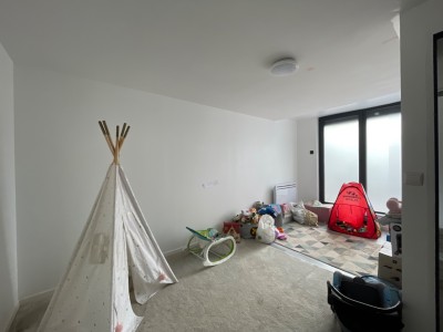 Appartement 148m avec terrasse 70m A VENDRE - ST ETIENNE FAURIEL - 145.6 m2 - 185000€