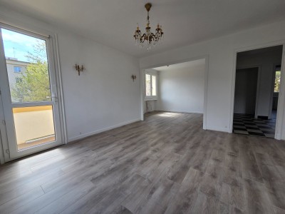APPARTEMENT T5 A VENDRE - ST ETIENNE FAURIEL - 95.94 m2 - 129 500 &euro;