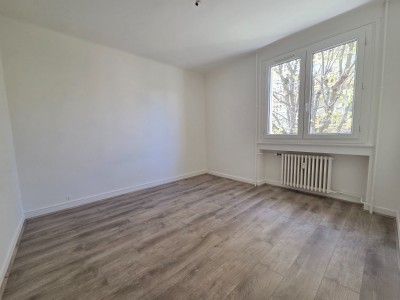 APPARTEMENT T5 A VENDRE - ST ETIENNE FAURIEL - 95.94 m2 - 129 500 &euro;