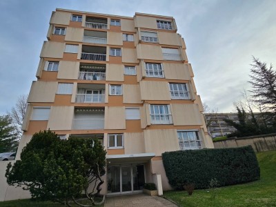 APPARTEMENT T5 A VENDRE - ST ETIENNE LA METARE - 86.17 m2 - 107000€