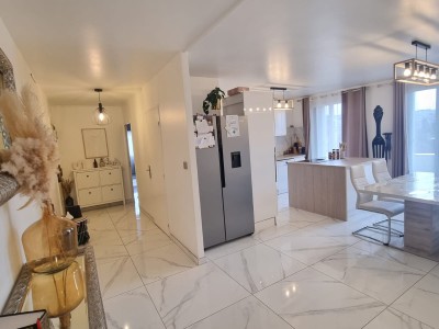 LA TERRASSE, Appartement F5 ,100m,place de parking dans la coproprit