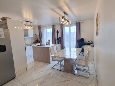 LA TERRASSE, Appartement F5 ,100m,place de parking dans la coproprit