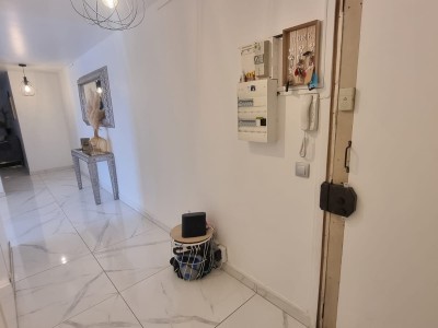 LA TERRASSE, Appartement F5 ,100m,place de parking dans la coproprit