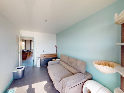 APPARTEMENT T5 A VENDRE - ST GENEST LERPT - 91.08 m2 - 195 000 &euro;