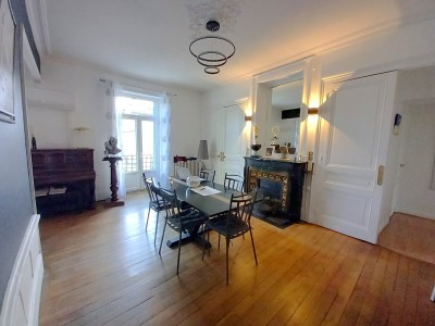 T5 Bourgeois dans maison avec jardin commun A VENDRE - ST JOSEPH - 137 m2 - 199000€