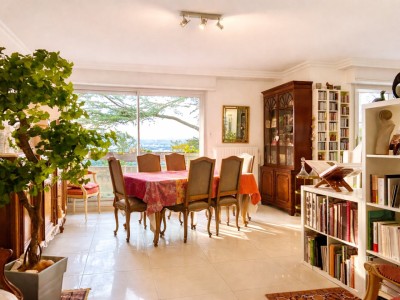 APPARTEMENT T5 A VENDRE - ST PRIEST EN JAREZ - 160.72 m2 - 349 000 €